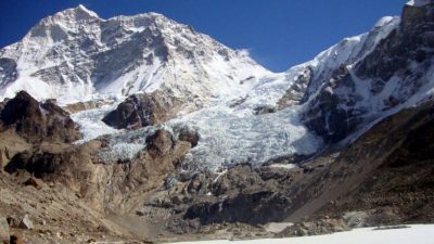 संखुवासभामा रहेको मकालु आधार शिविरबाट विदेशी नागरिकको उद्धार