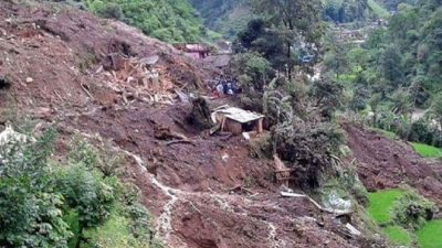 पहिरोमा पुरिएर पाँचको मृत्यु, चार बेपत्ता